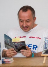 Autorenlesung "Der Loser" FeenCon Osnabrück 2014 - Autor Florian Gerlach | Lesungstermine bitte über das Kontaktformular anfragen • https://florian-gerlach-autor.de